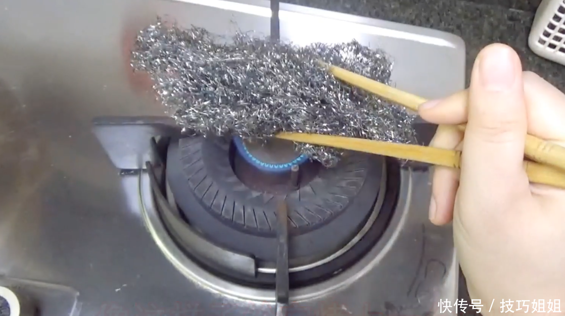 为什么钢丝球要放在火上烤一烤?好多人不明白