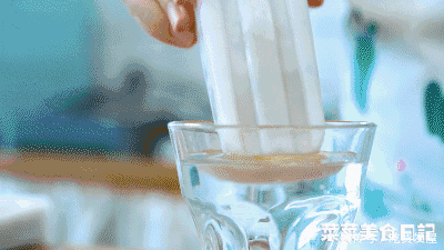 t011b596366838d236d.gif