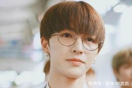 当明星被P掉眉毛陈立农显老,蔡徐坤意想不到,