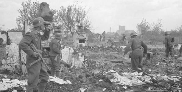 一位德国战地摄影师,用镜头真实再现斯大林格