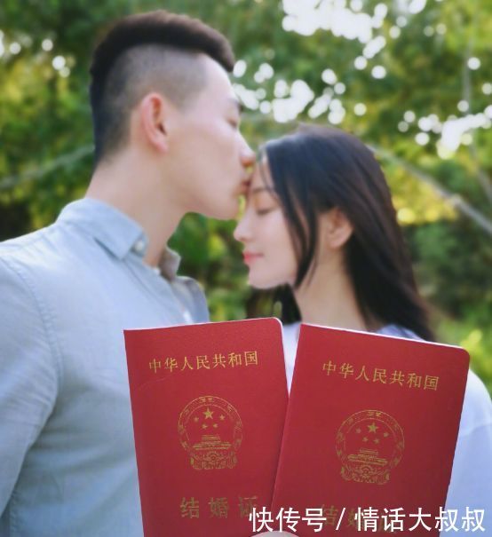 张馨予当军嫂轰动娱乐圈,军方出面道贺,网友