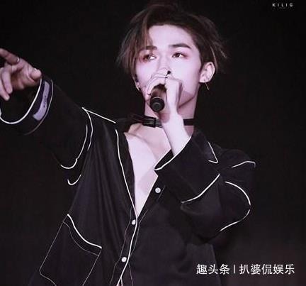 陈立农的胸肌,蔡徐坤的喉结,林彦俊的腰,都没他