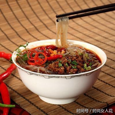 自己怎么做酸辣粉的汤 t0120954765997476ce.jpg?size=400x400