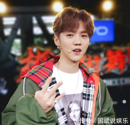 黄子韬不能缺眼妆,鹿晗不能缺刘海,而张艺兴就