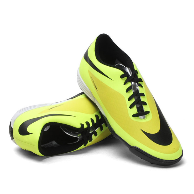 耐克足球鞋可以日常上学穿吗?_拍看网