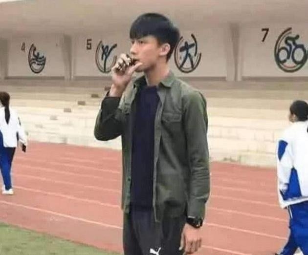 别人家的老师头像,因高中女生太痴迷,只调任女生重体育口味欧美图片