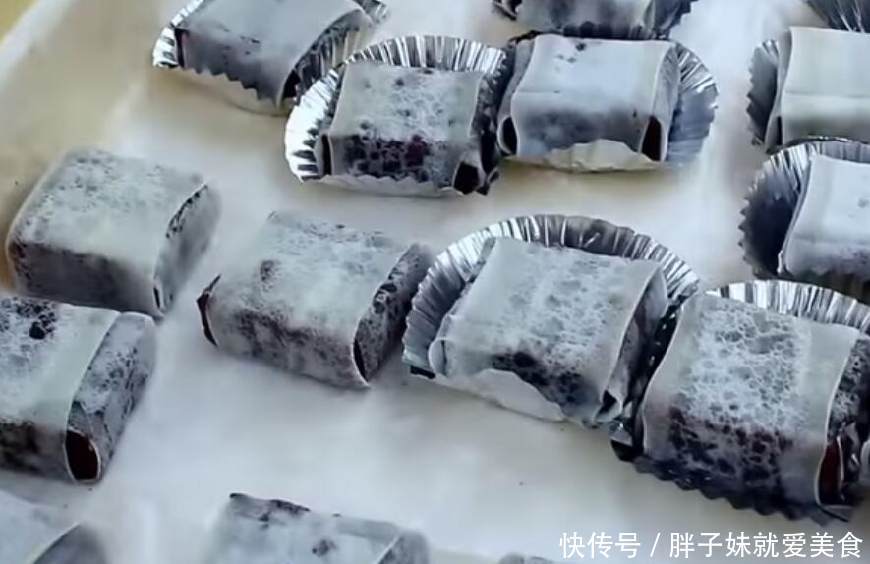 80后男子下班后卖这小吃,4块一个,一个月后他