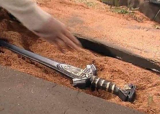 关于杨过玄铁剑的秘密,终于有人说了出来,真的