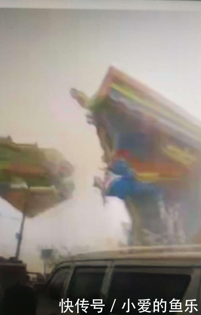 商丘龙卷风淘气城堡被吹上天数名儿童受伤场面