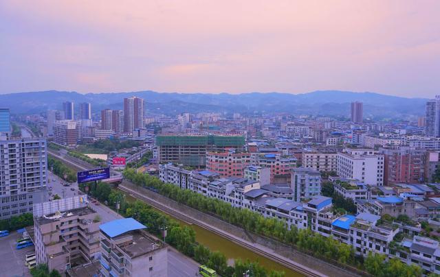 四川各市薪酬大比拼，成都工资高居第一