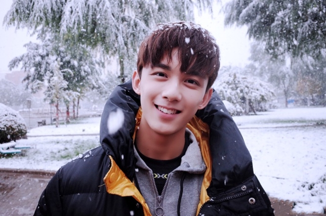 老少戏骨吴磊秦昊搭档,《沙海》开播又近了一