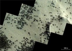 欧空局探测器在火星“古城废墟”拍到惊悚一幕 密密麻麻的“蜘蛛”