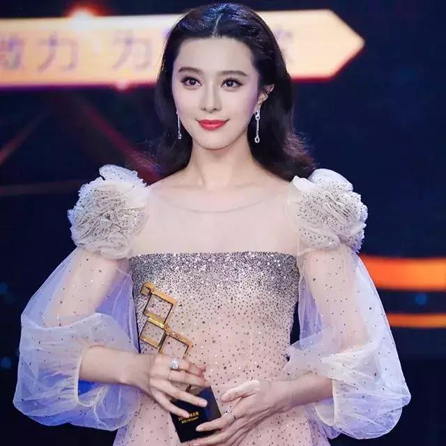 王嘉尔点名范丞丞单纯的没前途,杨紫和范冰冰