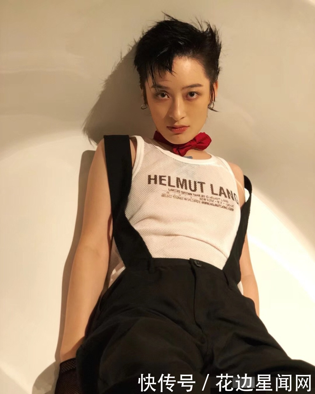 还记得郭碧婷的绯闻女友曾轶可么?为爱写歌也