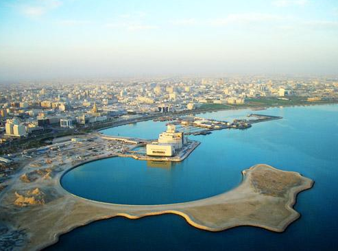 世界上最“怪”的桥，突然消失在海面上，司机出来后到了其他国家