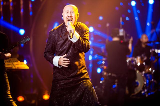 腾格尔携手苍狼乐队展现摇滚范 挑战《从头再