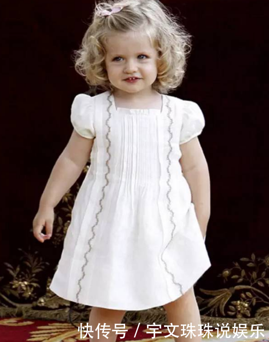 西班牙公主姐妹双腿精!国王爸爸宠溺,中文说得