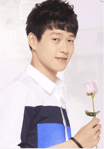 罗晋抽烟抽到嘴唇发紫, 网友担心影响下一代, 他