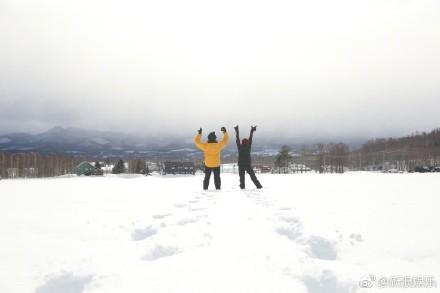 孙俪晒滑雪照,等等小花坐雪橇,邓超被砸雪球,一