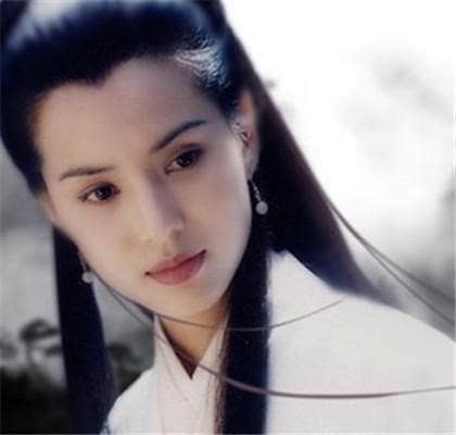 新版小龙女被吐槽杀气太足，最有仙气的是刘亦菲而李若彤最为传神