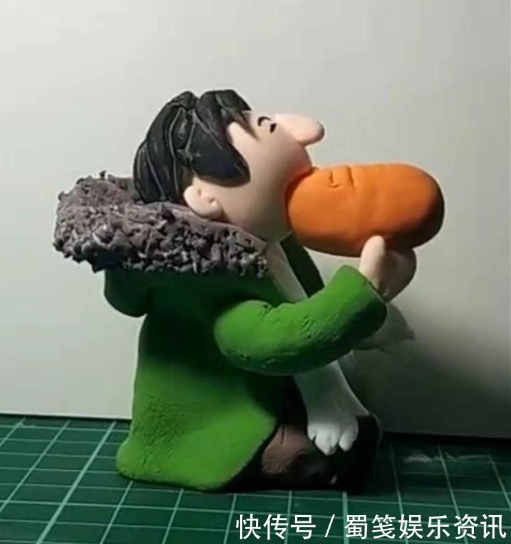 王思聪才是顶级流量呀,吃热狗图被大家玩坏了