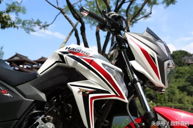 豪爵铃木 DF150 科幻运动跑车 0.98万元