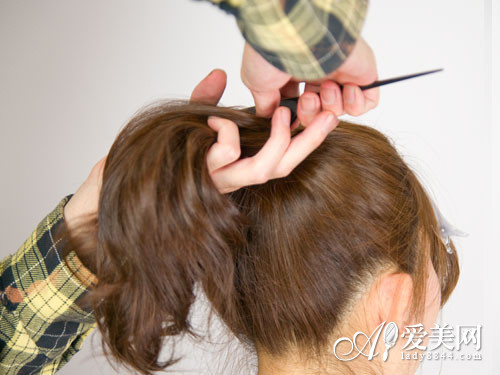 蓬松<em>马尾</em>扎法图解快速拯救<em>少头发</em>_360问答