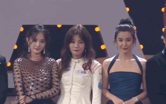 顶级大花罕同框,赵薇被赞颜值回春变少女,网友:李冰冰输了 澳门星际电子