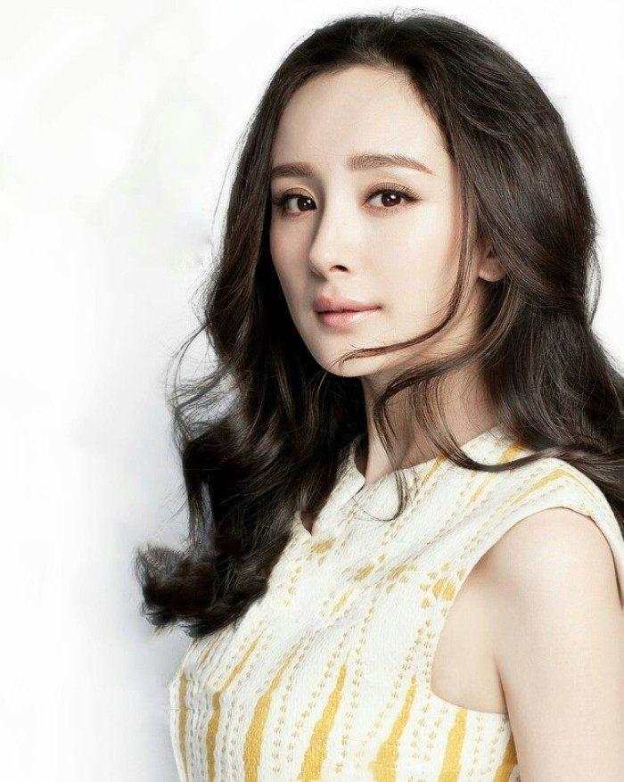 杨幂捐赠事件中间人起诉,网友:我觉得杨幂可能