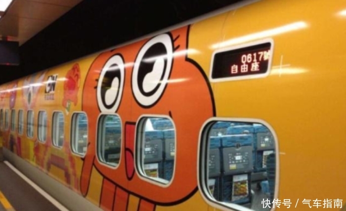 印度小哥第一次坐中国高铁,就说出来2个缺点,