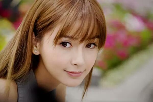 Angelababy巅峰期的颜值能否打败张柏芝?