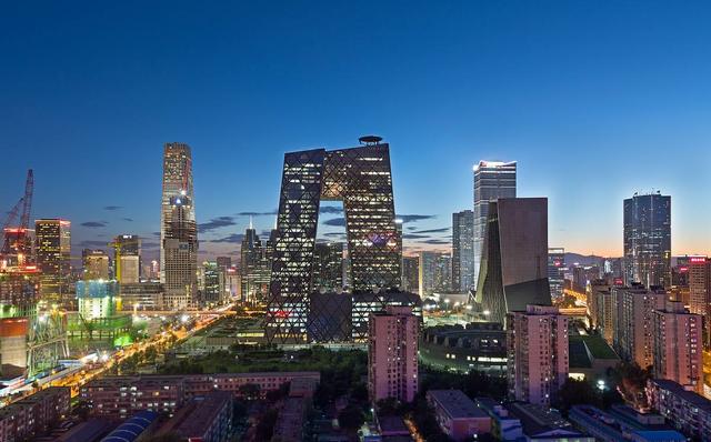 IMF发布世界各国2017年GDP展望,中美差距扩