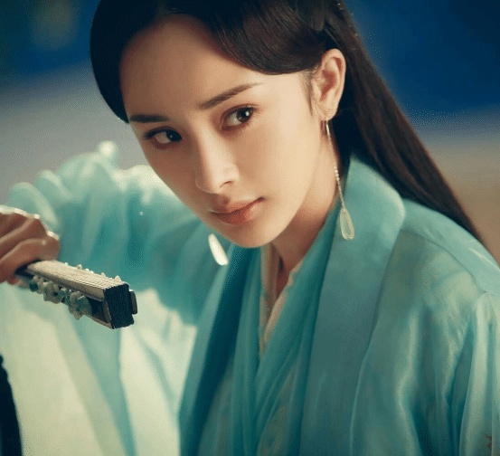 4位施法的古装女星, 蒋欣可爱, 赵丽颖冷艳, 最