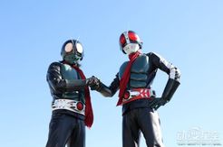 《新·假面骑士》新剧照曝光 完整初代二人组同框