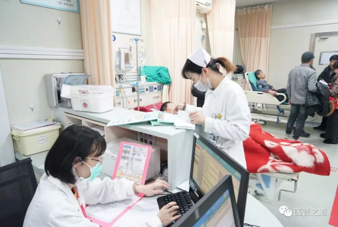 除夕 白衣天使为健康\"守岁\"