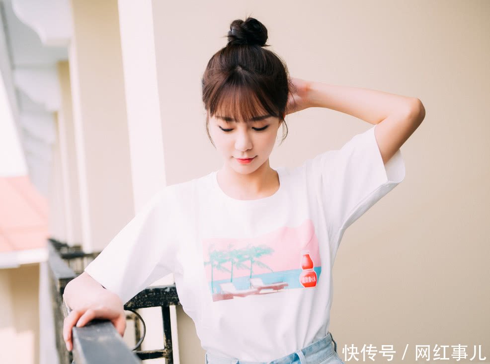 同是在吃东西,沈梦辰却悄悄把美食留给杨迪刘