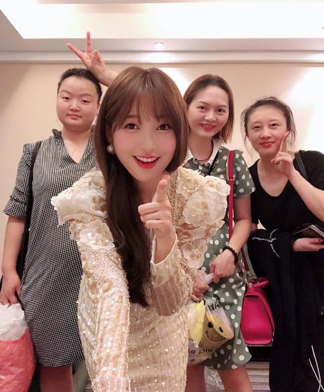 内衣少女时代吕会铉_戚薇李承铉内衣写真照(2)