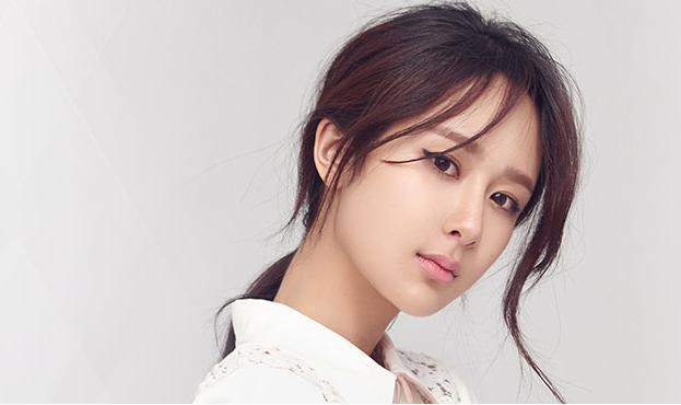 张一山制表情包庆生杨紫两人互怼很有爱杨紫用