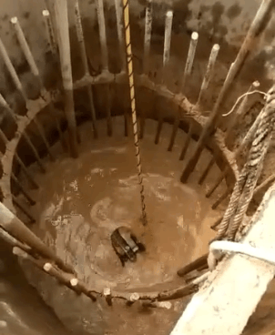 男子做这个工作一次可以赚两万, 网友: 给多少钱