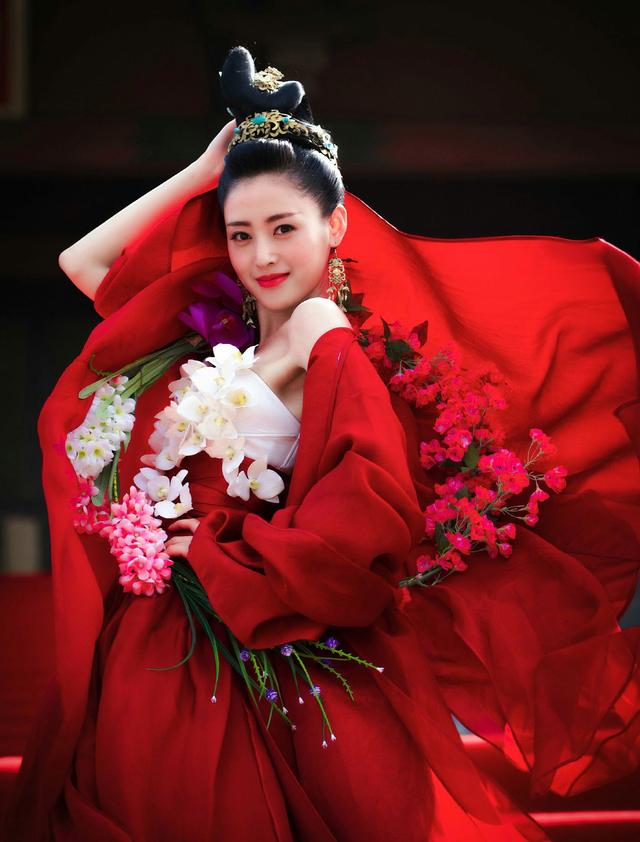 古装剧除婚礼外的大红衣,赵丽颖可爱张天爱美