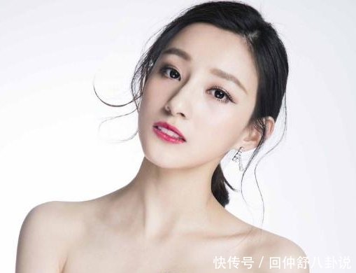 内裤主持马凡舒,走秀蕾丝滑落难怪不停,依然取档央视情趣内衣开透视图片