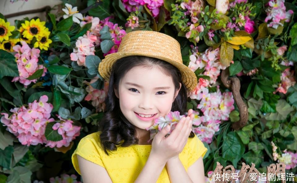 影业胡婕加入1铂学铜铃穿和情趣我内裤他《雄图门之演员a影业》饰图片