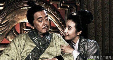 他身为一代国君,却跟自己的小妈生了个儿子,又杀了儿子娶外甥女
