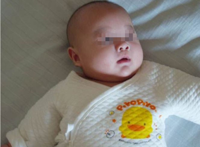 产妇哺乳期堵奶,女子让丈夫帮忙,时隔一天后,产