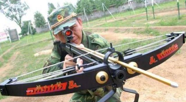 解放军中最特殊的特种部队,不使用枪械却用它