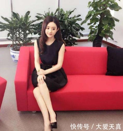 女明星的坐姿:刘诗诗高贵,景甜豪放,谢娜堪比