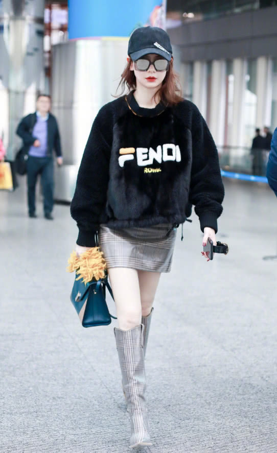 当女星穿上长靴后,我才知道一双好腿有多重要