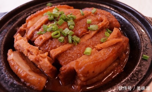 过年了,晒晒我家的年夜饭,是不是很美味,你家里有我家吃的好吗