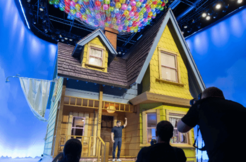 Airbnb还原《飞屋环游记》气球屋 真的可在天上租住!