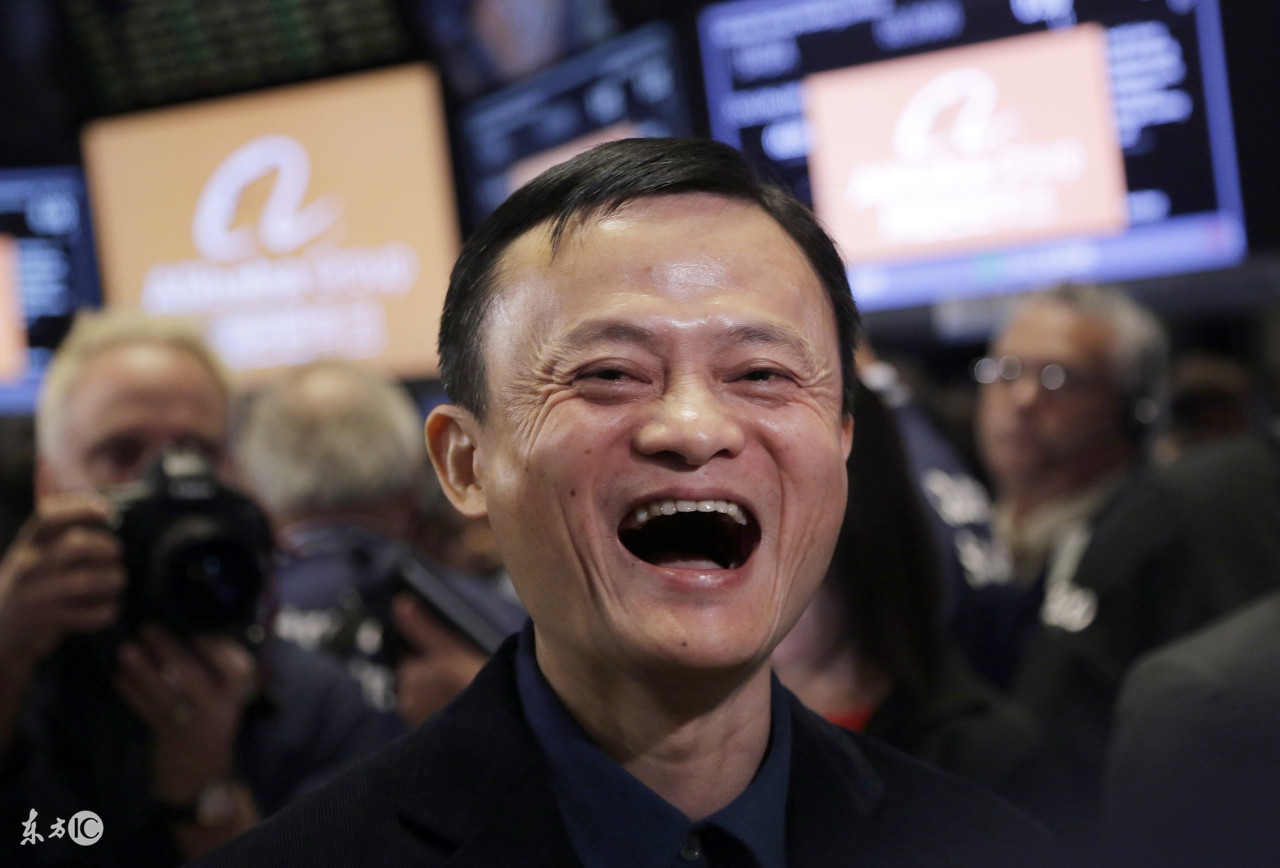 81岁谢贤再曝金句,8字表态惹鲁豫大笑,网友:这